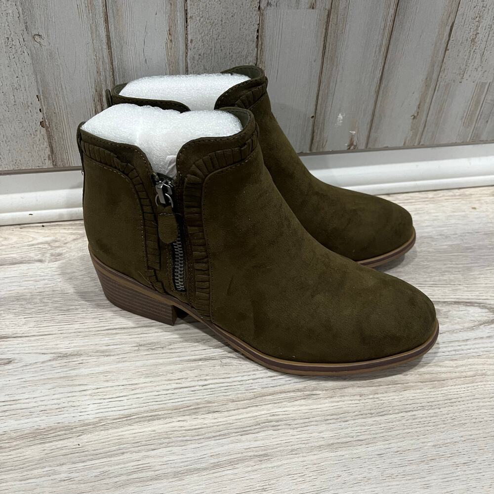 New MIA Mable Ruffle Ankle Bootie Olive Green Faux Suede Womens 6.5 WIDE